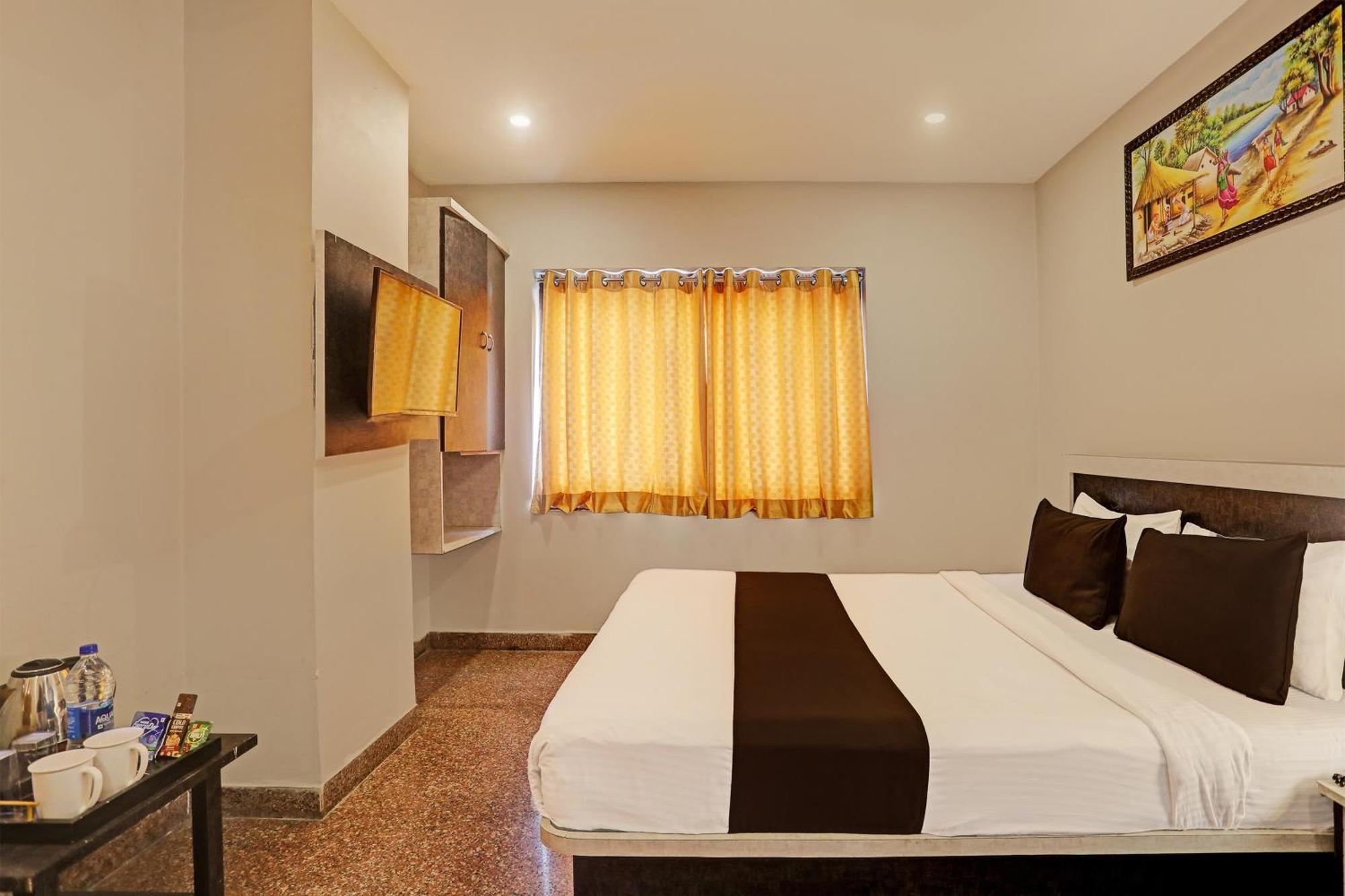 Super Townhouse Vaishnavi Hotel Secunderabad Exterior photo